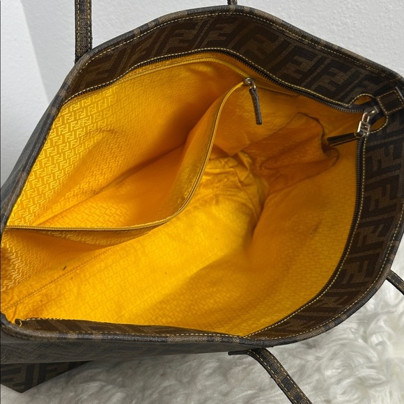 💯Authentic Fendi Roll Tote Zucca Coated Canvas Large🍀 - Picture 4 of 16